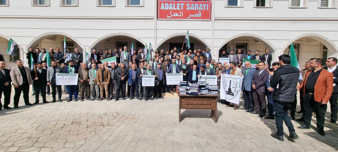 محامو ريف حلب يحتجون على تدخل...