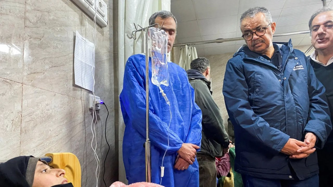 مدير منظمة الصحة العالمية يدخل...