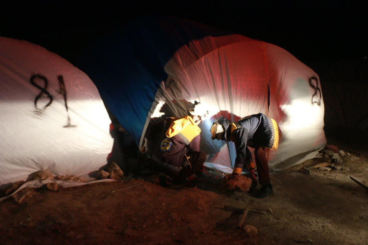 الدفاع المدني: الرياح اقتلعت أ...