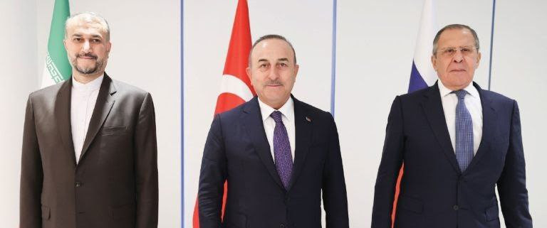 الخارجية الروسية: نعمل على عقد...