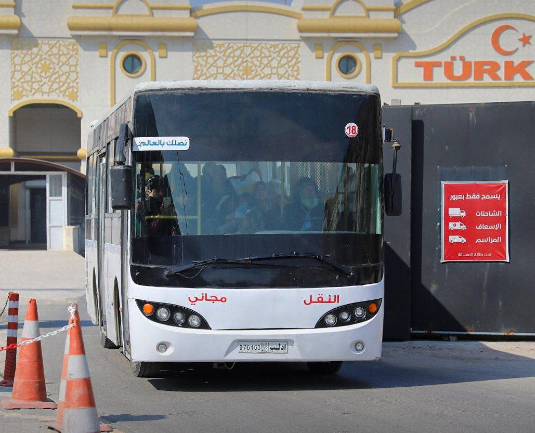 "باب الهوى":  200 سوري عادوا م...