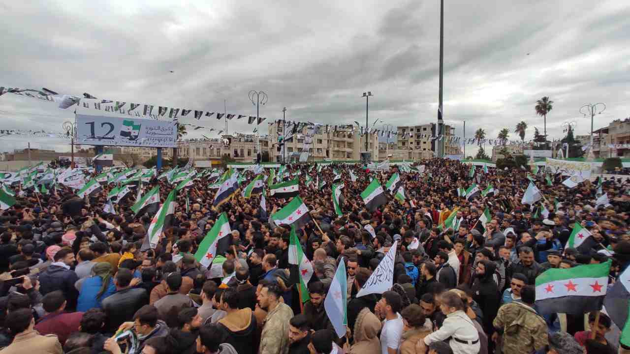 السوريون يحيون الذكرى 12 للثور...