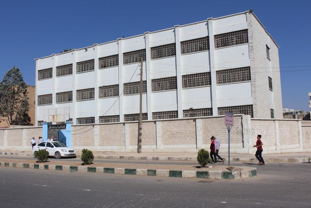 ديرالزور.. وقفة احتجاجية للمدر...