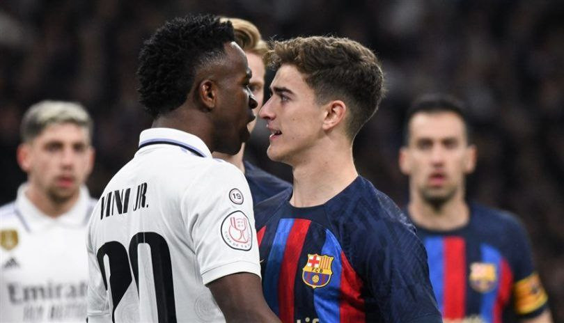 برشلونة يواجه ريال مدريد الليل...