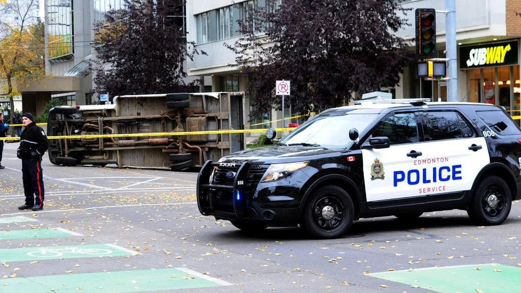 كندا تعتقل امرأتين استعادتهما...