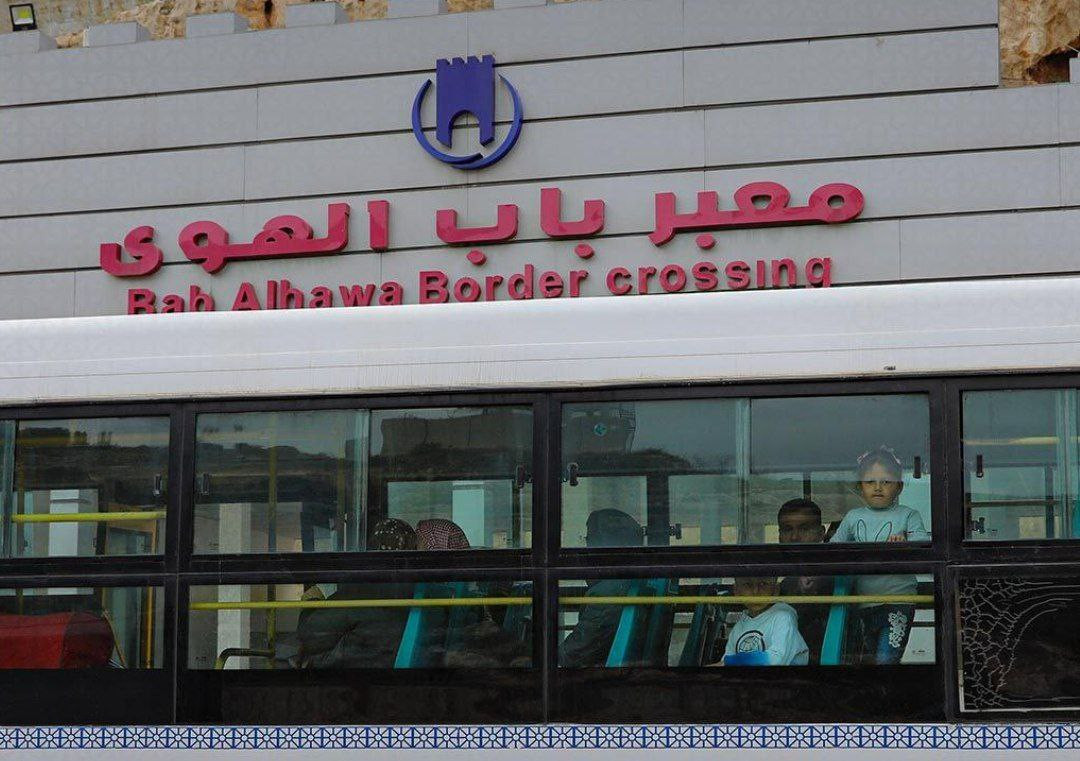 "باب الهوى" يكشف عدد السوريين...