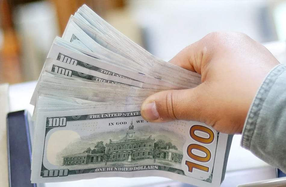 سوريون يقعون ضحية احتيال مكاتب...