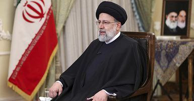 الرئيس الإيراني يصل دمشق برفقة...