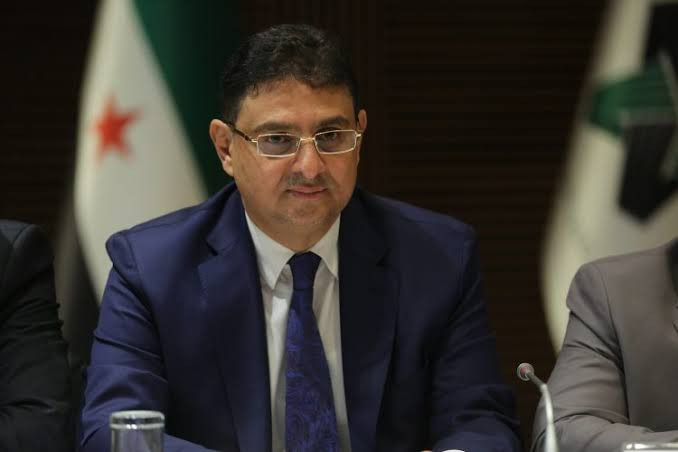 رئيس هيئة التفاوض: قرار عودة ا...