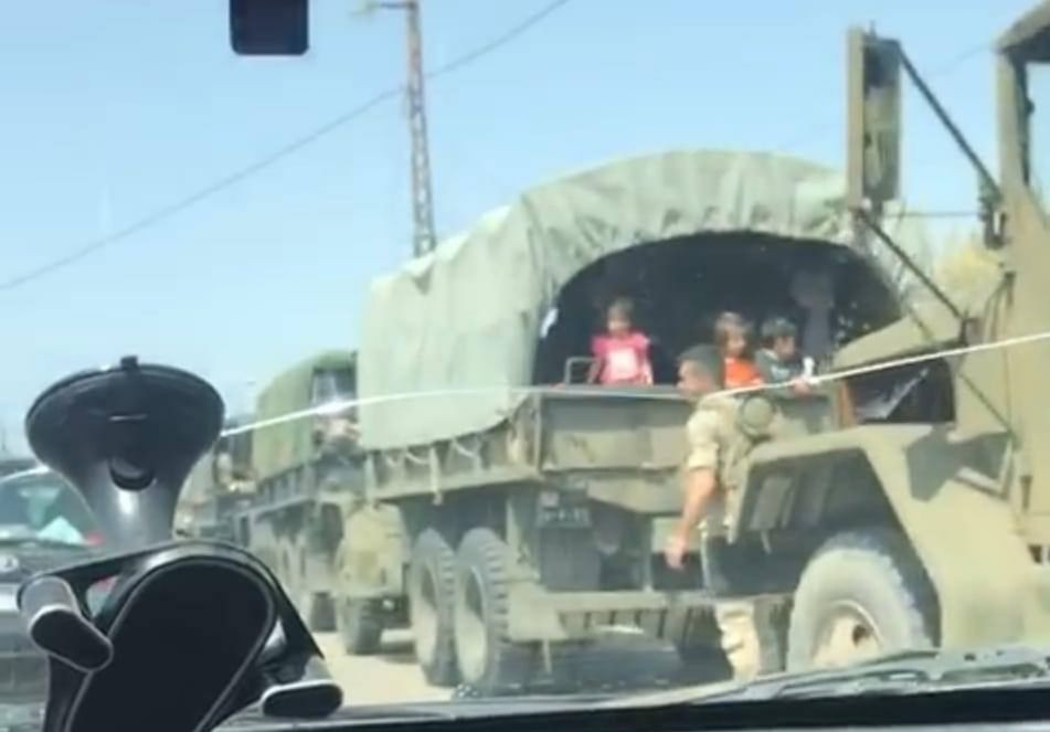فيديو يوثق نقل الجيش اللبناني...
