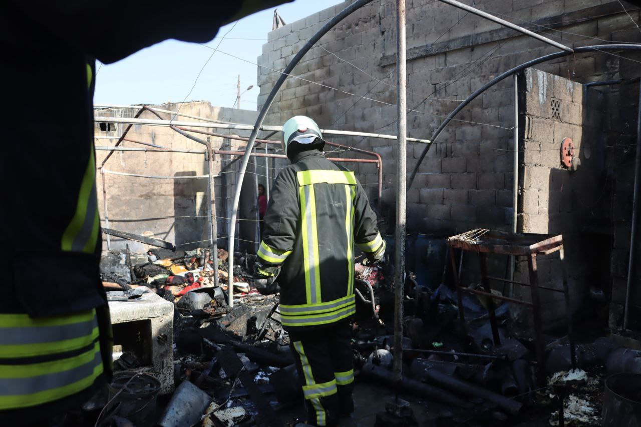 "الدفاع المدني" يخمد خمسة حرائ...