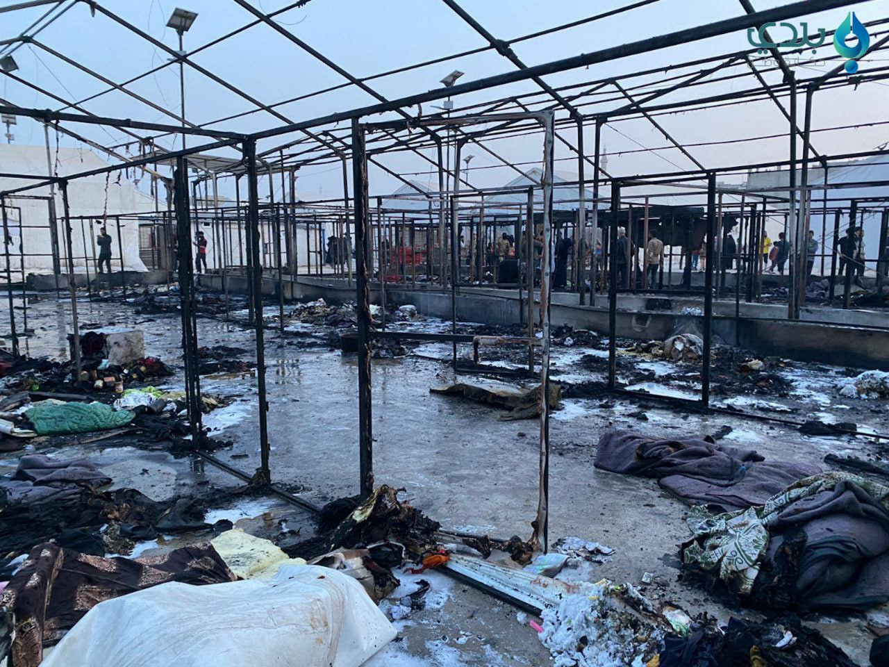 60 عائلة دون مأوى.. حريق كبير...