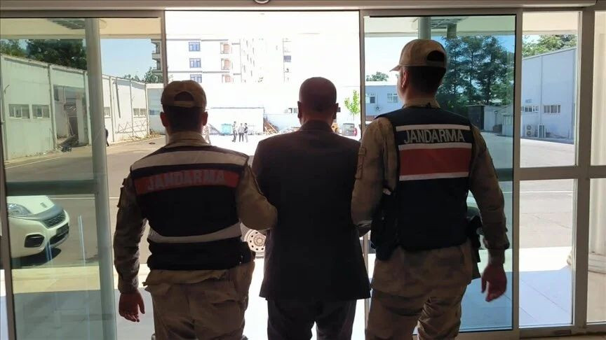 تركيا تعتقل 3 مشتبهين بالانتما...