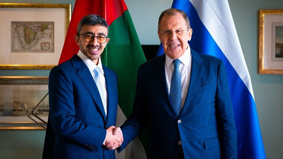 وزيرا خارجية الإمارات وروسيا ي...