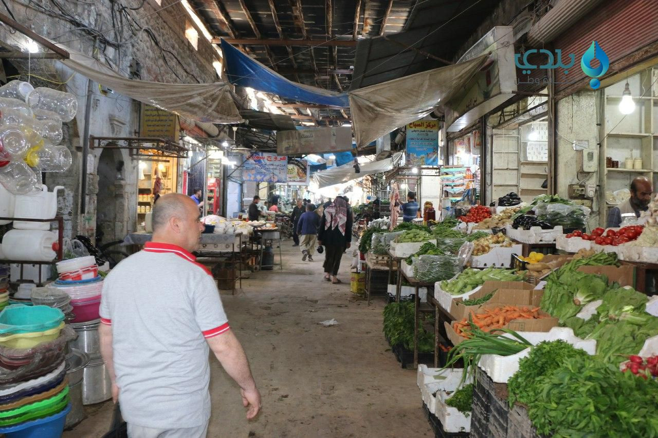 "محلي إعزاز" يلزم أصحاب المحال...