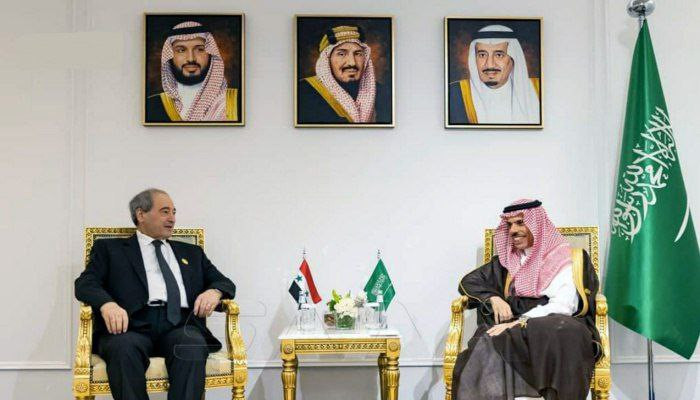 بن فرحان يلتقي وزير خارجية الأ...