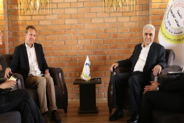 "الإدارة الذاتية" تسلّم امرأة...