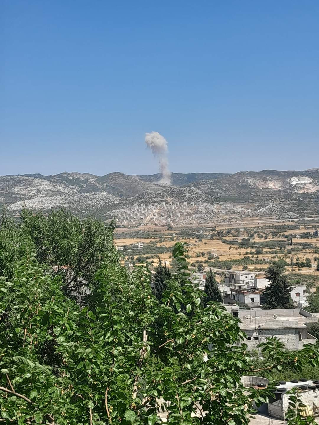 شهيدان مدنيان بقصف روسي غرب إد...