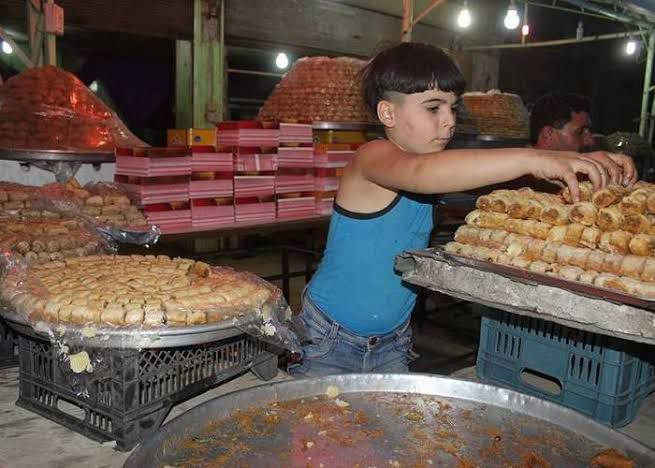 ركود في سوق الحلويات باللاذقية...