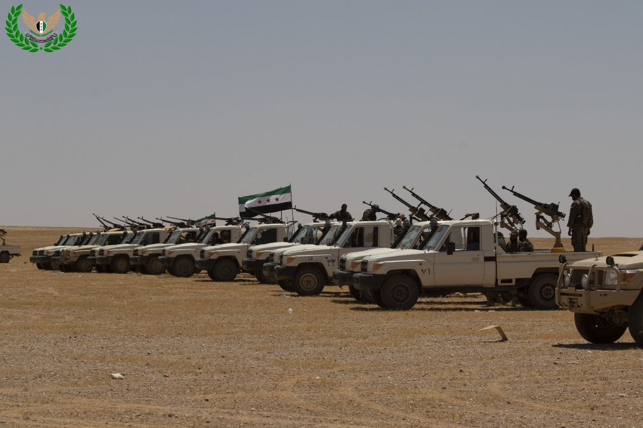 "جيش سوريا الحرة" يجري مناورات...