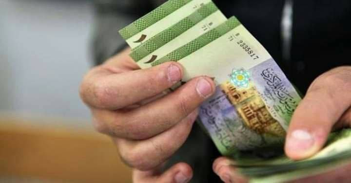 وزيرة سابقة: راتب الموظف غير ق...