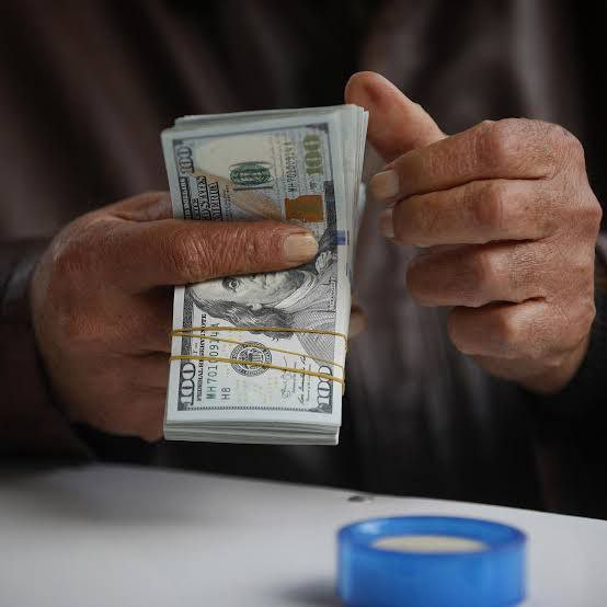 انهيار حاد في سعر صرف الليرة ا...