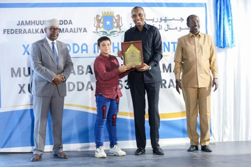 (فيديو) رئيس وزراء الصومال يكر...