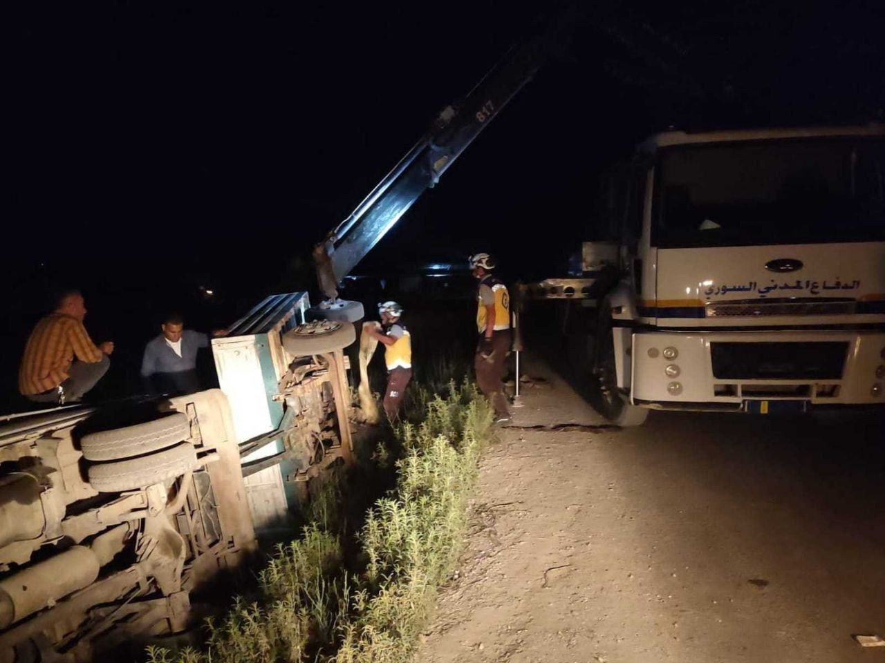 جرحى بحوادث سير وحرائق في إدلب...