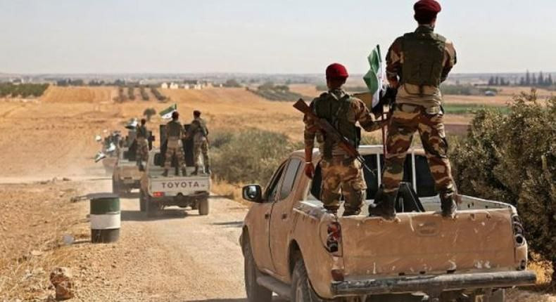 "العمشات" تتسلم نقاط عسكرية من...