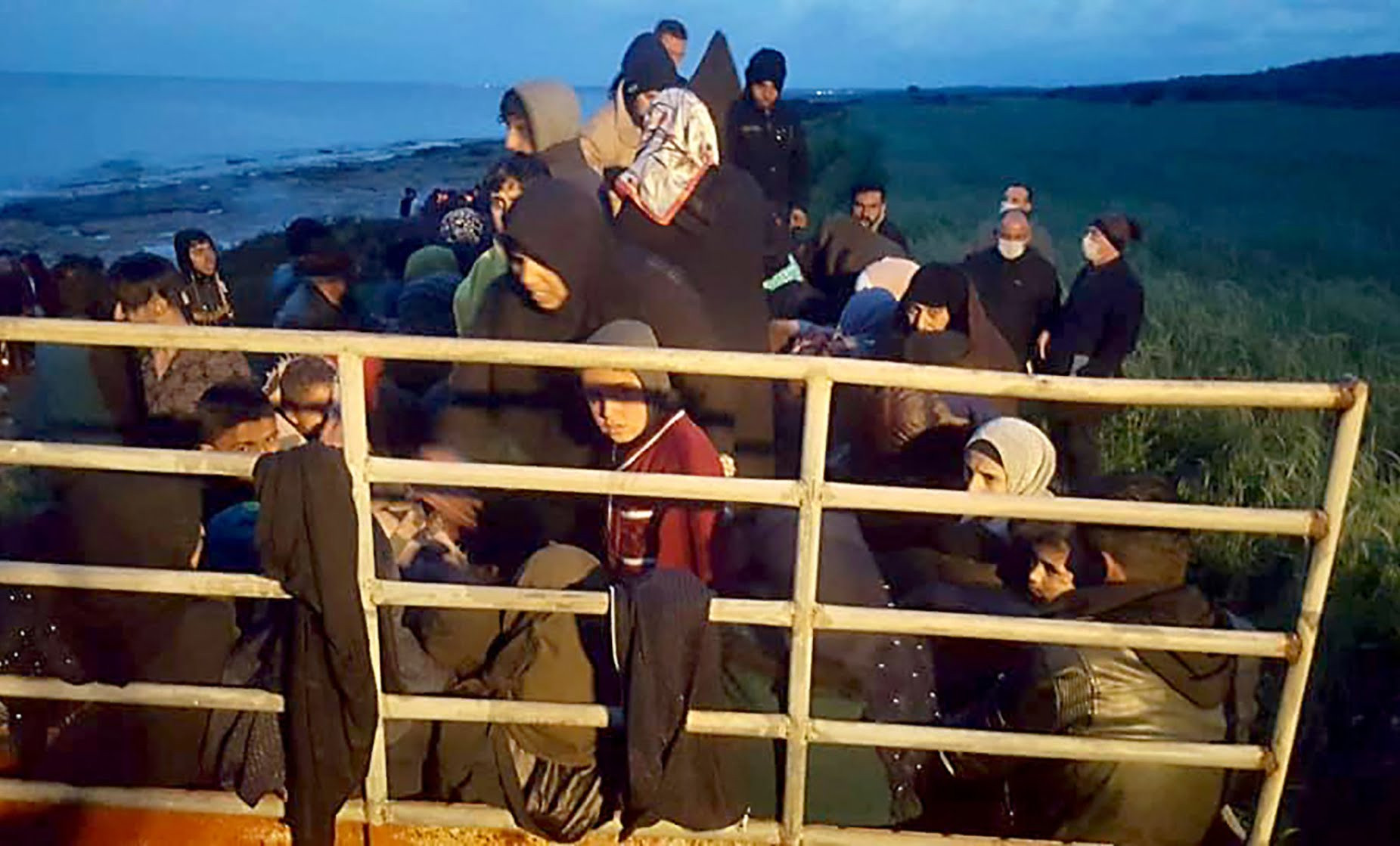 بينهم سوريون.. السلطات القبرصي...