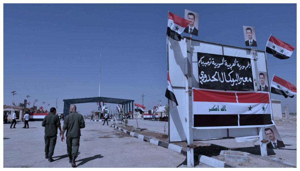 قافلة إيرانية بحمولة مجهولة تد...