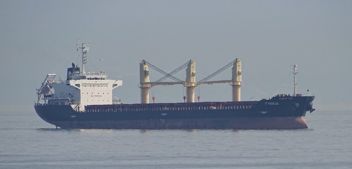 أوكرانيا تطالب لبنان بمنع رسو...