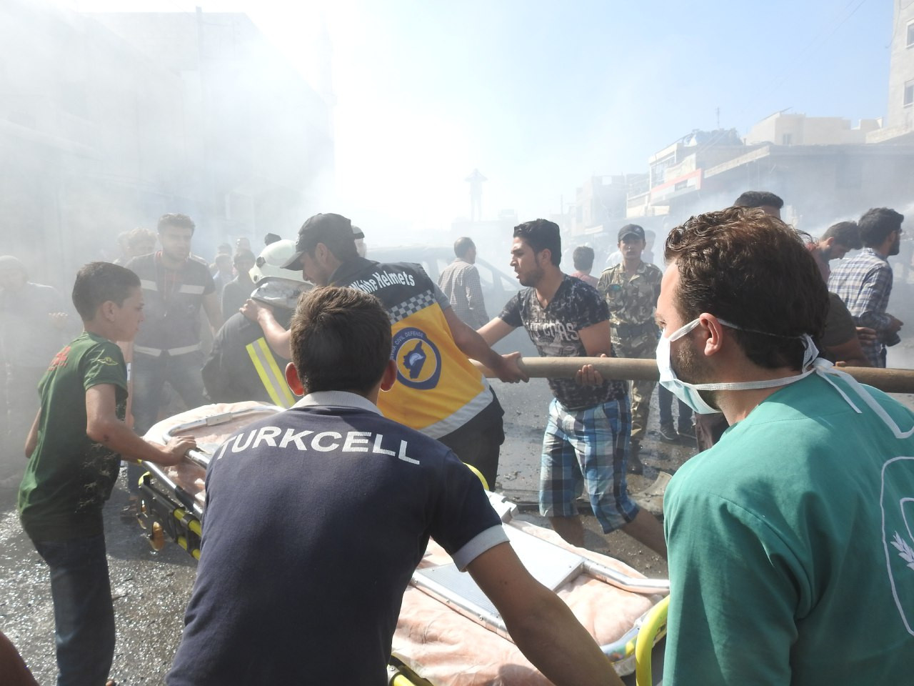 بينهم طفلة وسيدة.. خمسة جرحى ب...