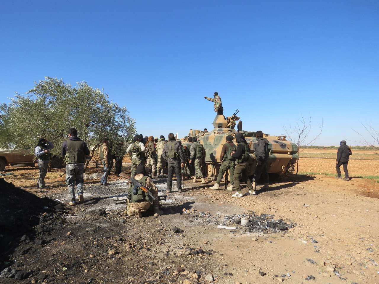 اشتباكات بين "قسد" و"الجيش الو...