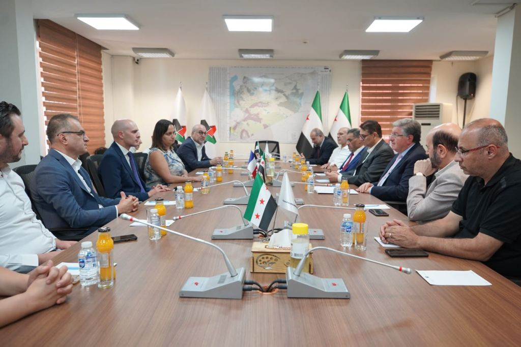 القنصل الفرنسي في إسطنبول يلتق...