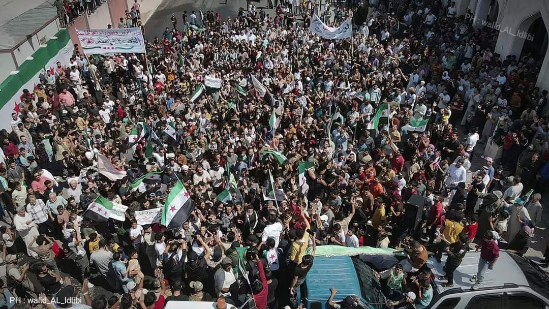 "الإسلامي السوري" يشيد بمظاهرا...