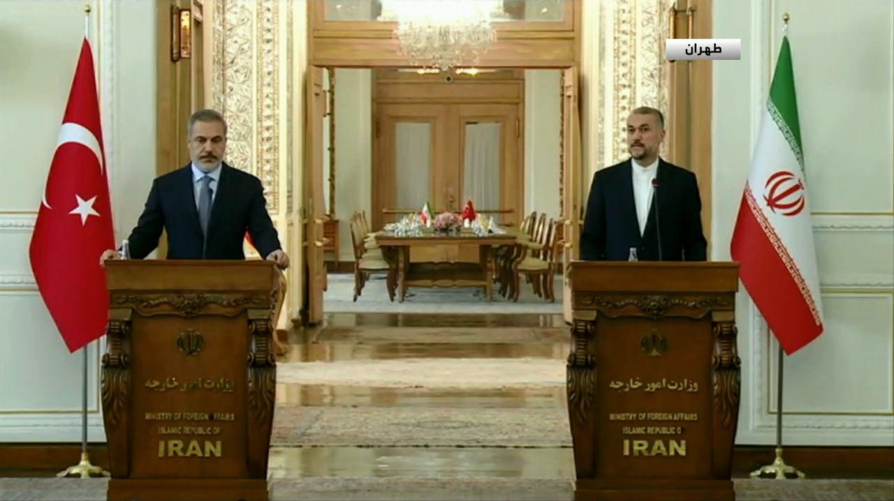 وزيرا خارجية تركيا وإيران يبحث...