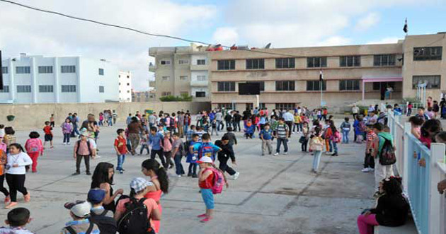 بلدة في السويداء تطالب المعلمي...