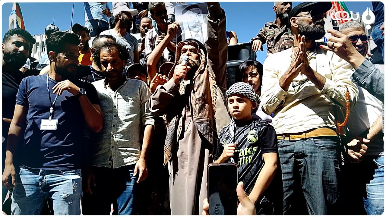 الآلاف يحتشدون في ساحة الكرامة...