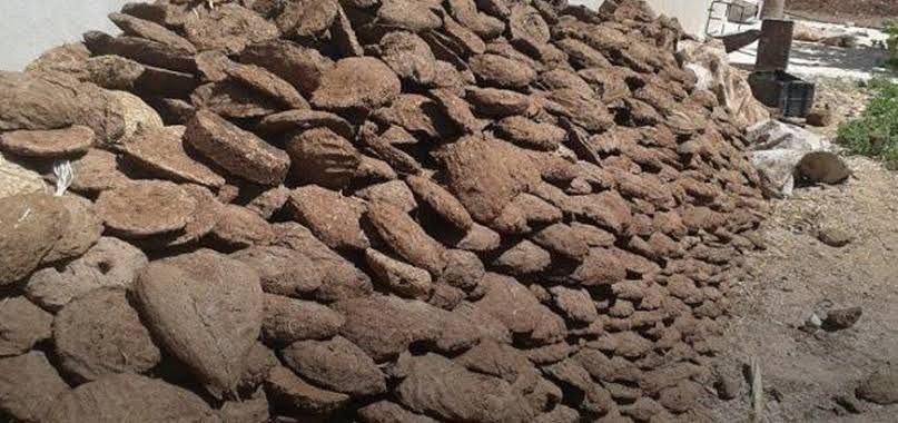 السوريون يستعدون للشتاء بالكرت...