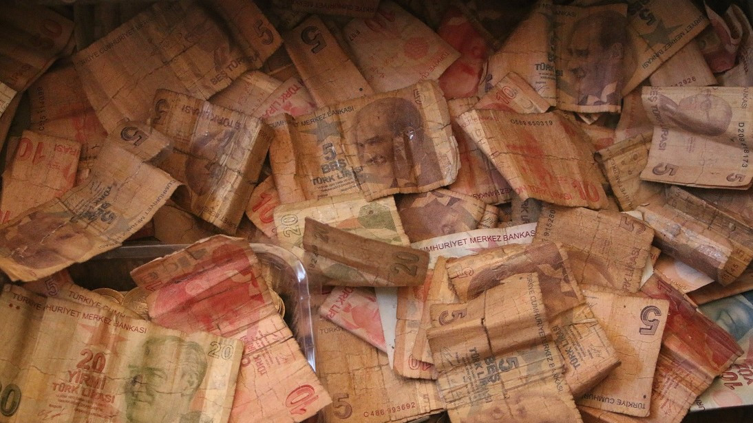 بعد معاناة طويلة.. قرار باستبد...