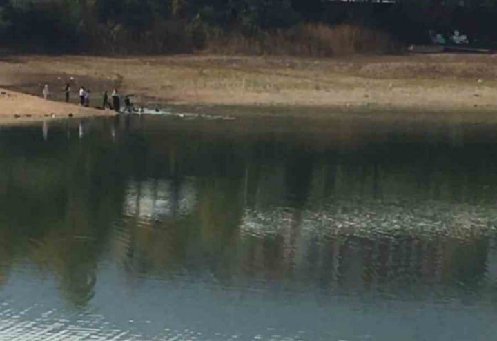 بالفيديو.. سوري ينقذطفليه من ا...