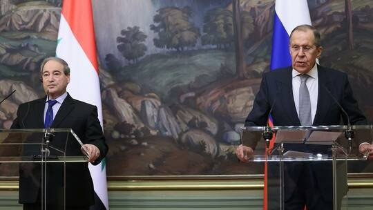 لافروف يبحث هاتفيا مع وزير خار...