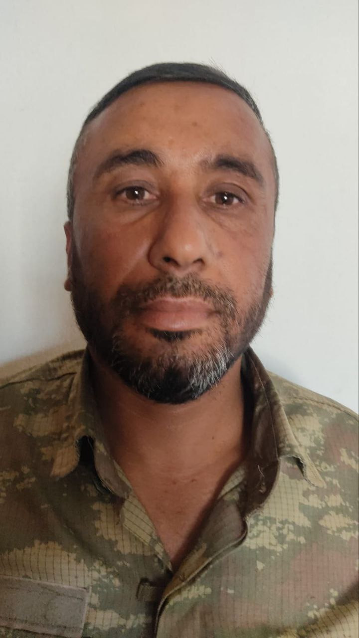 يعمل في التهريب.. رجل يحاول قت...