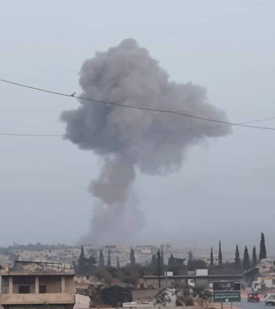 طائرات روسية تقصف محيط مدينة إ...