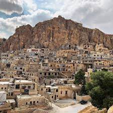 معلولا ... وحلم العودة الذي يط...