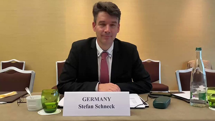 سياسي ألماني يكشف هدف إيران من...