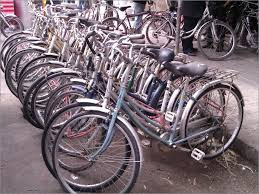 الأهالي يعتمدون  الدراجات الهو...