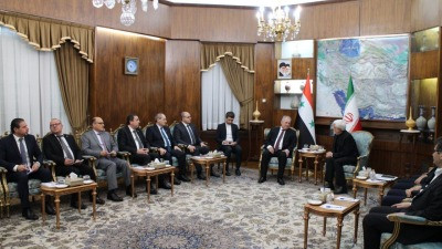 إيران تضغط على النظام لتفعيل الاتفاقيات المبرمة بينهما 