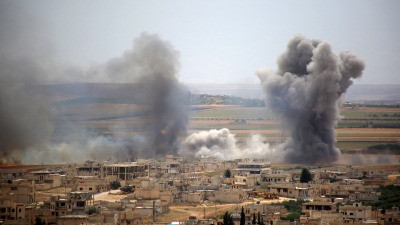 قوات النظام تقصف مدينة تادف شر...